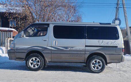 Toyota HiAce H100, 1995 год, 850 000 рублей, 10 фотография