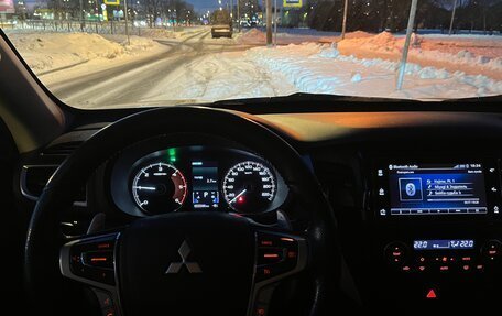 Mitsubishi Pajero Sport III рестайлинг, 2019 год, 3 350 000 рублей, 5 фотография