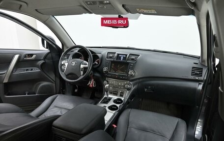 Toyota Highlander III, 2013 год, 1 815 000 рублей, 5 фотография