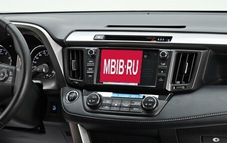 Toyota RAV4, 2018 год, 2 335 000 рублей, 10 фотография