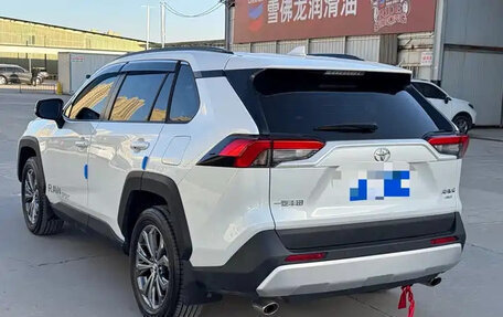 Toyota RAV4, 2025 год, 4 000 010 рублей, 5 фотография