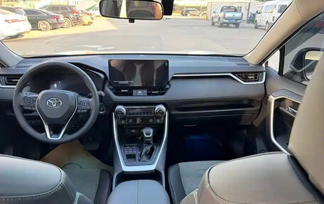 Toyota RAV4, 2025 год, 4 000 010 рублей, 7 фотография