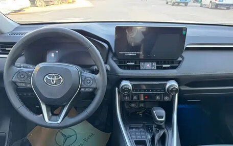 Toyota RAV4, 2025 год, 4 000 010 рублей, 8 фотография