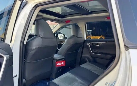 Toyota RAV4, 2025 год, 4 000 010 рублей, 10 фотография