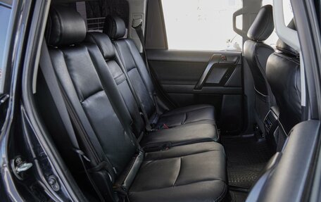 Toyota Land Cruiser Prado 150 рестайлинг 2, 2019 год, 4 999 000 рублей, 7 фотография