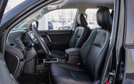 Toyota Land Cruiser Prado 150 рестайлинг 2, 2019 год, 4 999 000 рублей, 10 фотография