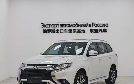 Mitsubishi Outlander III рестайлинг 3, 2021 год, 1 900 000 рублей, 1 фотография