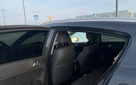 KIA Sportage IV рестайлинг, 2020 год, 2 600 000 рублей, 4 фотография