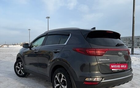KIA Sportage IV рестайлинг, 2020 год, 2 600 000 рублей, 7 фотография