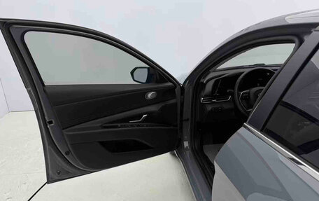 Hyundai Elantra, 2023 год, 1 680 000 рублей, 21 фотография