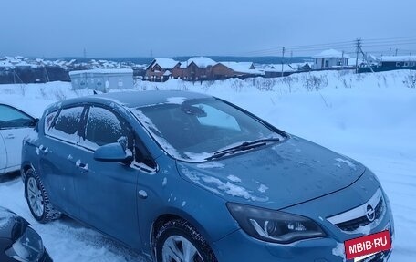 Opel Astra J, 2010 год, 570 000 рублей, 2 фотография