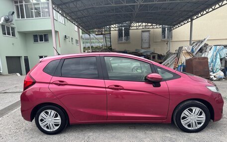 Honda Fit III, 2019 год, 1 300 000 рублей, 3 фотография