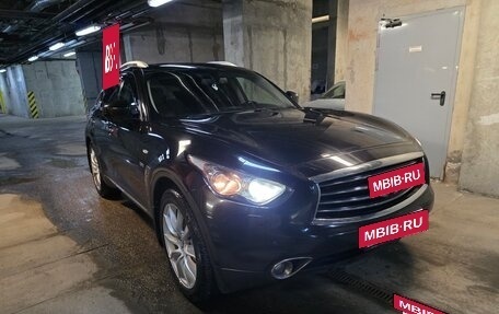 Infiniti QX70, 2014 год, 2 200 000 рублей, 2 фотография