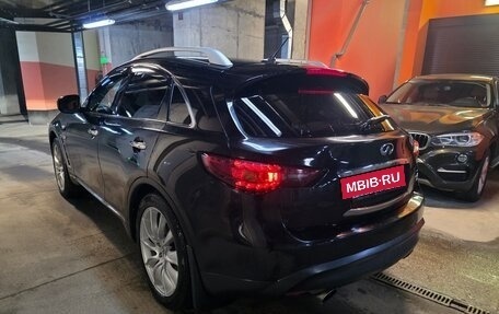 Infiniti QX70, 2014 год, 2 200 000 рублей, 6 фотография