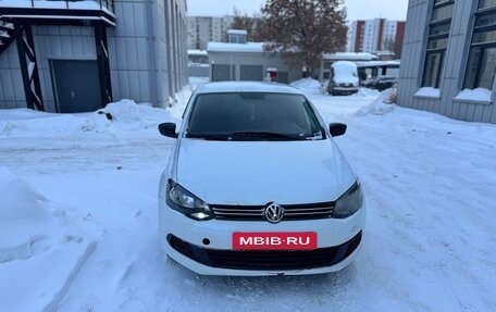 Volkswagen Polo VI (EU Market), 2012 год, 430 000 рублей, 2 фотография