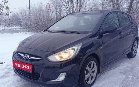 Hyundai Solaris II рестайлинг, 2013 год, 650 000 рублей, 1 фотография