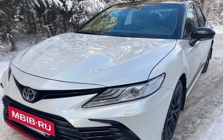 Toyota Camry, 2021 год, 5 500 000 рублей, 2 фотография