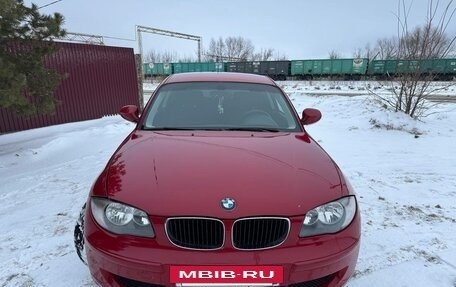 BMW 1 серия, 2011 год, 900 000 рублей, 2 фотография