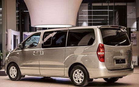 Hyundai Grand Starex Grand Starex I рестайлинг 2, 2011 год, 1 695 000 рублей, 4 фотография