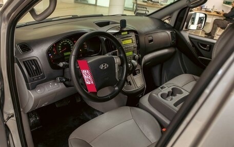 Hyundai Grand Starex Grand Starex I рестайлинг 2, 2011 год, 1 695 000 рублей, 13 фотография