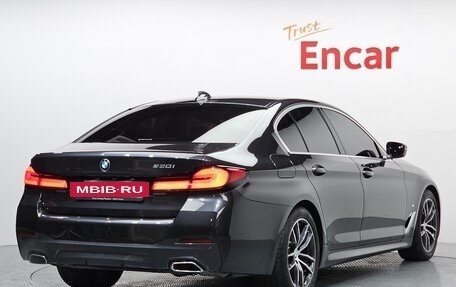 BMW 5 серия, 2023 год, 3 643 000 рублей, 3 фотография