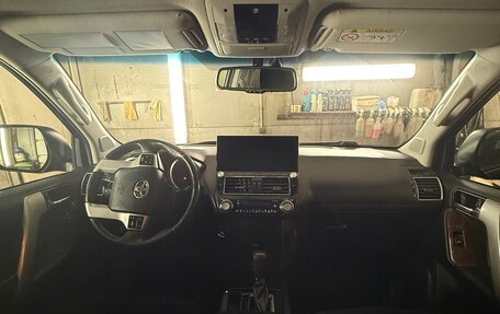 Toyota Land Cruiser Prado 150 рестайлинг 2, 2016 год, 4 100 000 рублей, 11 фотография