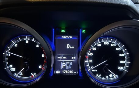 Toyota Land Cruiser Prado 150 рестайлинг 2, 2016 год, 4 100 000 рублей, 4 фотография