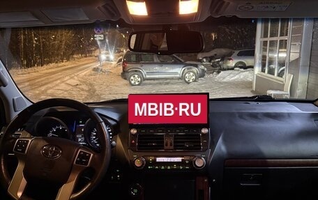 Toyota Land Cruiser Prado 150 рестайлинг 2, 2016 год, 4 100 000 рублей, 5 фотография