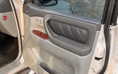 Toyota Land Cruiser 100 рестайлинг 2, 2001 год, 1 400 000 рублей, 19 фотография