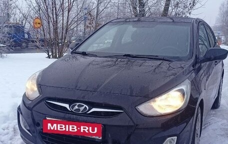 Hyundai Solaris II рестайлинг, 2013 год, 650 000 рублей, 2 фотография