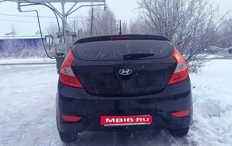 Hyundai Solaris II рестайлинг, 2013 год, 650 000 рублей, 5 фотография