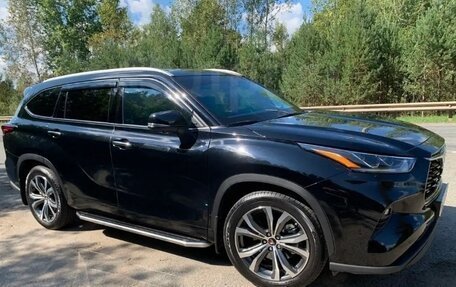 Toyota Highlander, 2023 год, 9 300 000 рублей, 2 фотография