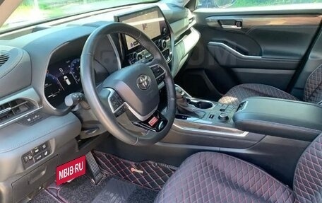 Toyota Highlander, 2023 год, 9 300 000 рублей, 8 фотография