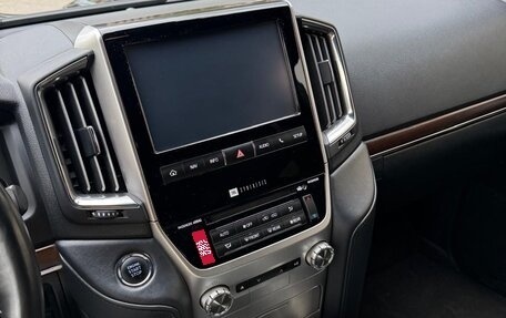 Toyota Land Cruiser 200, 2018 год, 6 650 000 рублей, 1 фотография