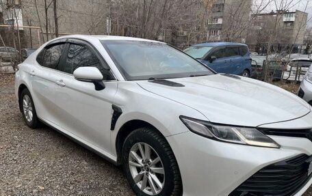 Toyota Camry, 2019 год, 1 900 000 рублей, 3 фотография