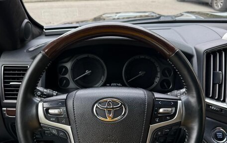 Toyota Land Cruiser 200, 2018 год, 6 650 000 рублей, 2 фотография