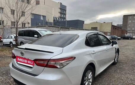 Toyota Camry, 2019 год, 1 900 000 рублей, 4 фотография