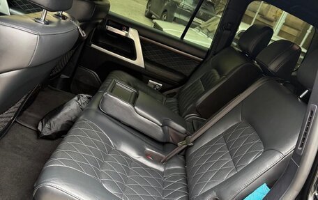 Toyota Land Cruiser 200, 2018 год, 6 650 000 рублей, 5 фотография