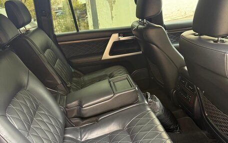 Toyota Land Cruiser 200, 2018 год, 6 650 000 рублей, 10 фотография