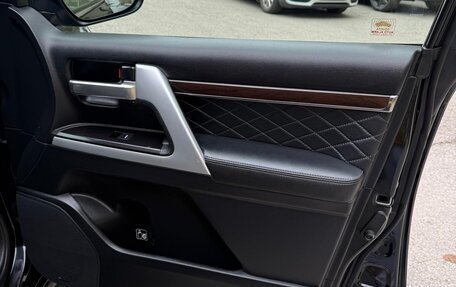 Toyota Land Cruiser 200, 2018 год, 6 650 000 рублей, 9 фотография