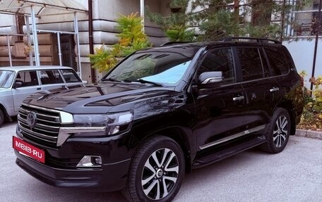 Toyota Land Cruiser 200, 2018 год, 6 650 000 рублей, 16 фотография