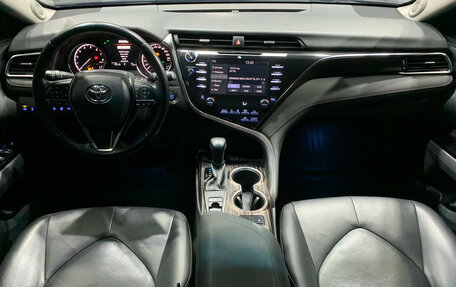 Toyota Camry, 2018 год, 2 730 000 рублей, 15 фотография