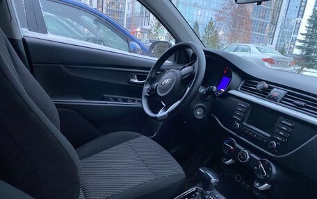 KIA Rio IV, 2018 год, 1 300 000 рублей, 10 фотография