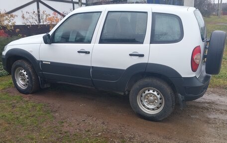Chevrolet Niva I рестайлинг, 2017 год, 550 000 рублей, 7 фотография
