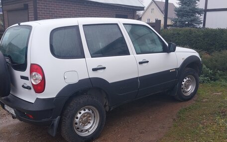Chevrolet Niva I рестайлинг, 2017 год, 550 000 рублей, 6 фотография