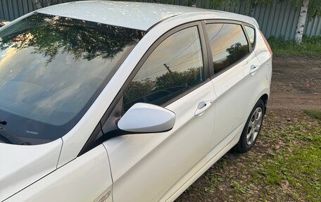 Hyundai Solaris II рестайлинг, 2012 год, 700 000 рублей, 4 фотография