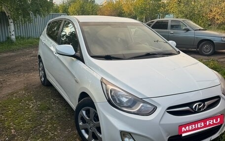 Hyundai Solaris II рестайлинг, 2012 год, 700 000 рублей, 6 фотография