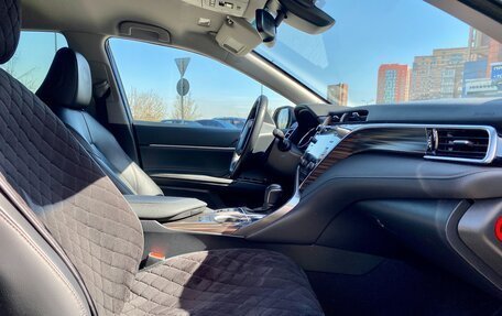 Toyota Camry, 2018 год, 2 680 000 рублей, 7 фотография