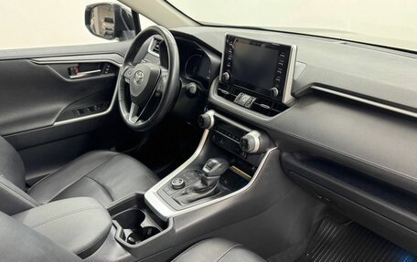 Toyota RAV4, 2020 год, 3 821 000 рублей, 12 фотография