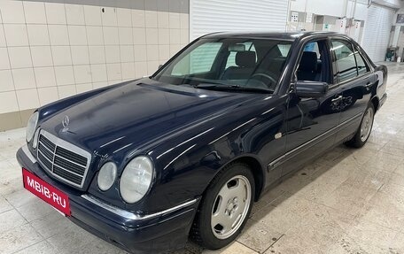 Mercedes-Benz E-Класс, 1998 год, 550 000 рублей, 6 фотография